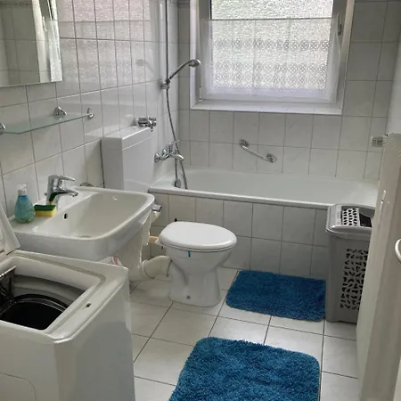 アパート Rentarooms