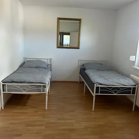 Rentarooms アパート *